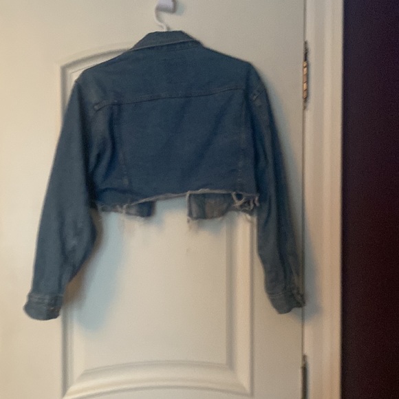 Pull&Bear cropped denim jacket - Picture 2 of 5